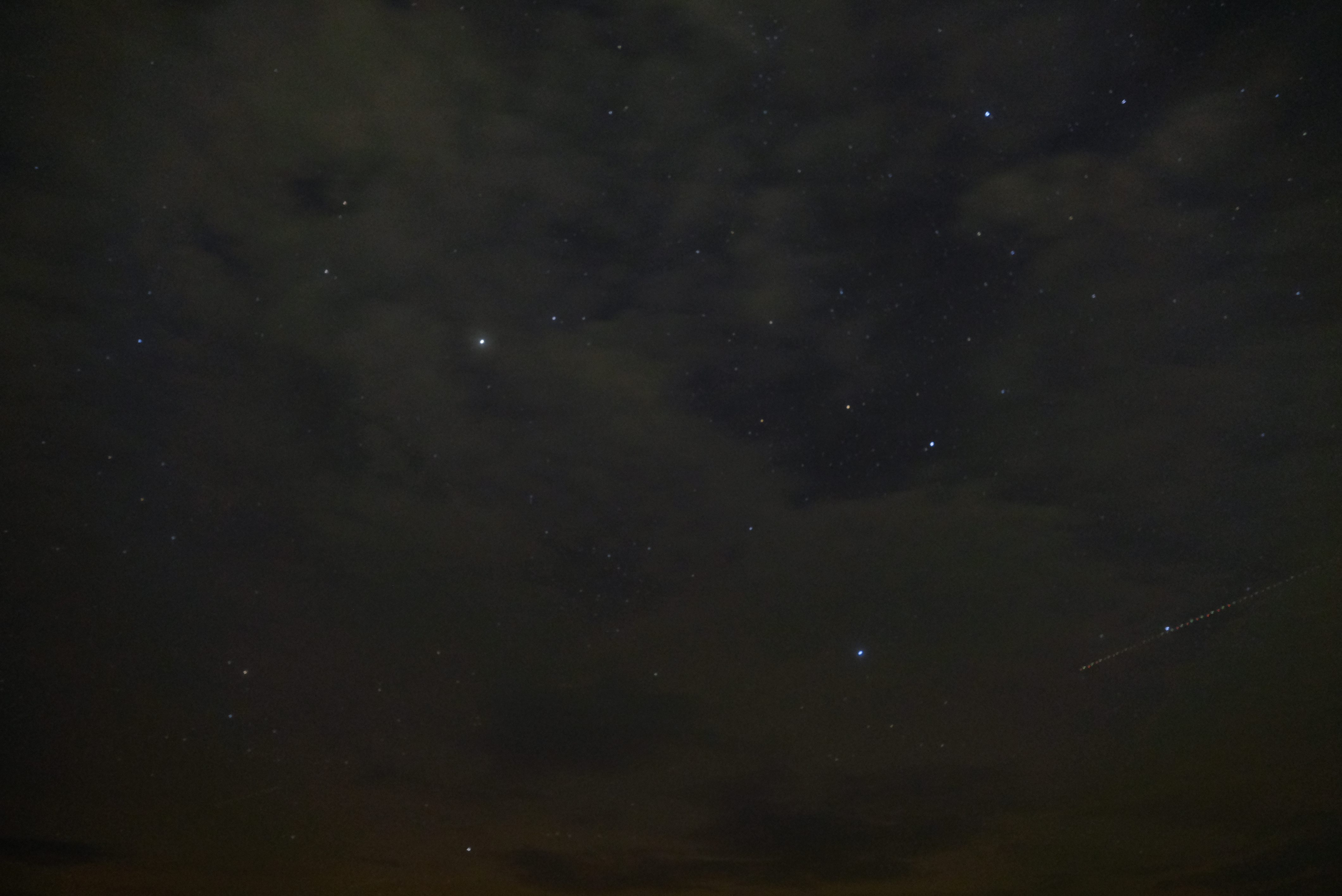 FujiFilm X-T20 + FujiFilm XF 14mm f/2.8, ISO 2500, f/2.8, 30 s