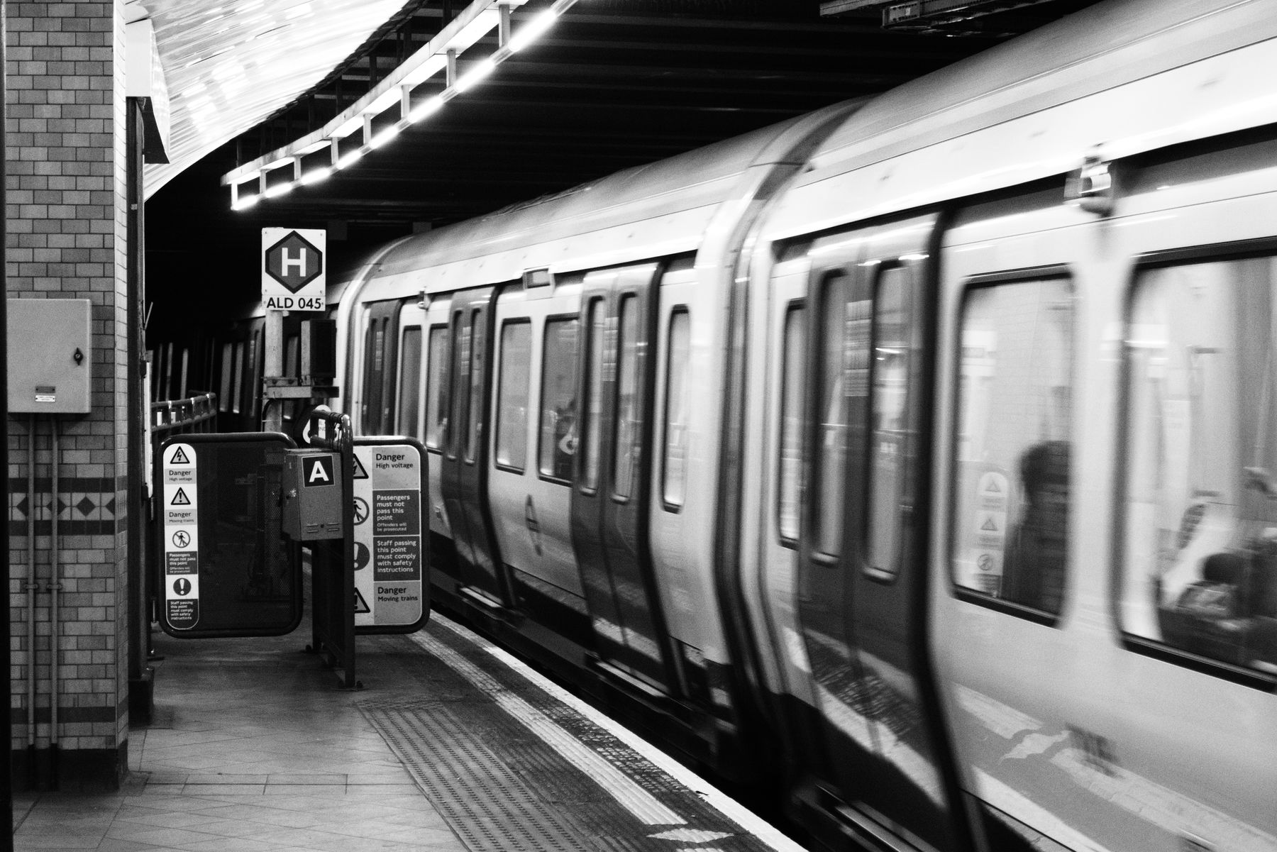 Panasonic Lumix DMC-TZ100, ISO 1600, f/5.1, 1/30 s