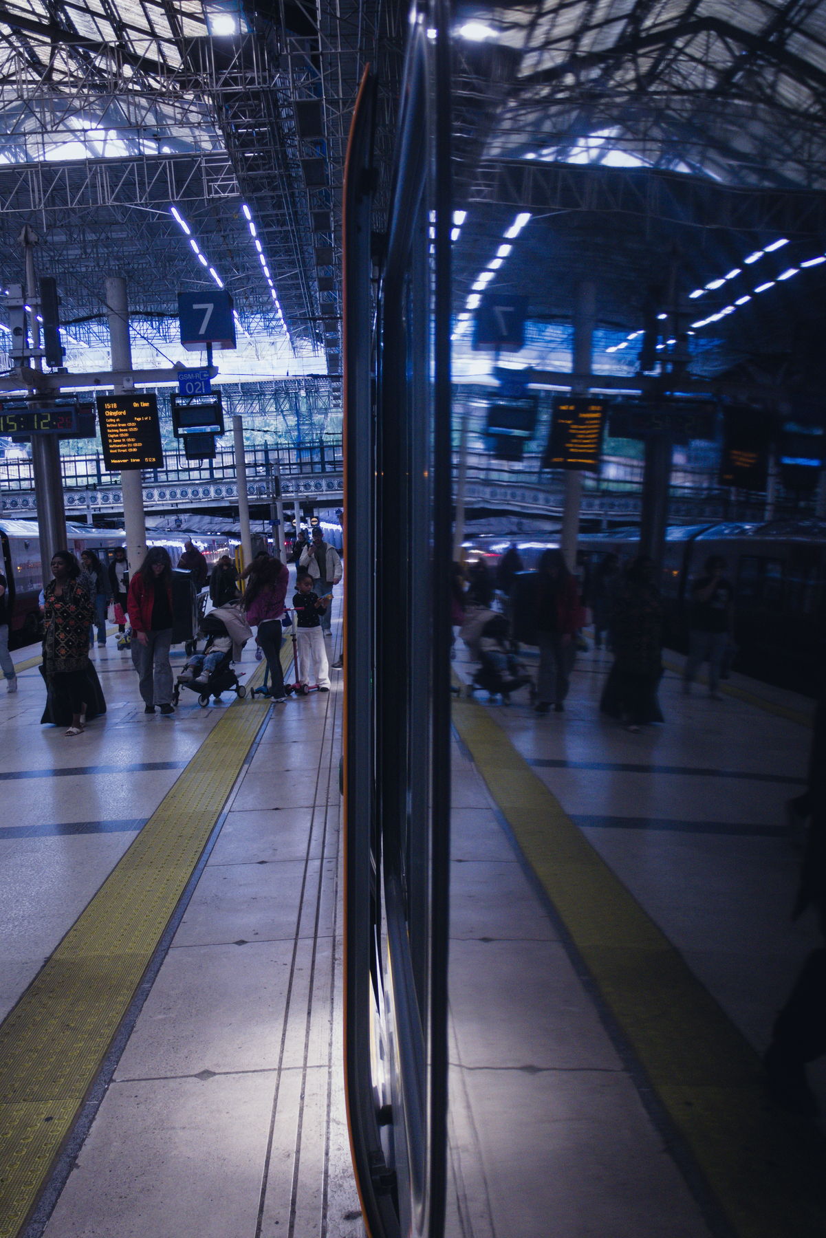 Panasonic Lumix DMC-TZ100, ISO 1250, f/3.4, 1/80 s