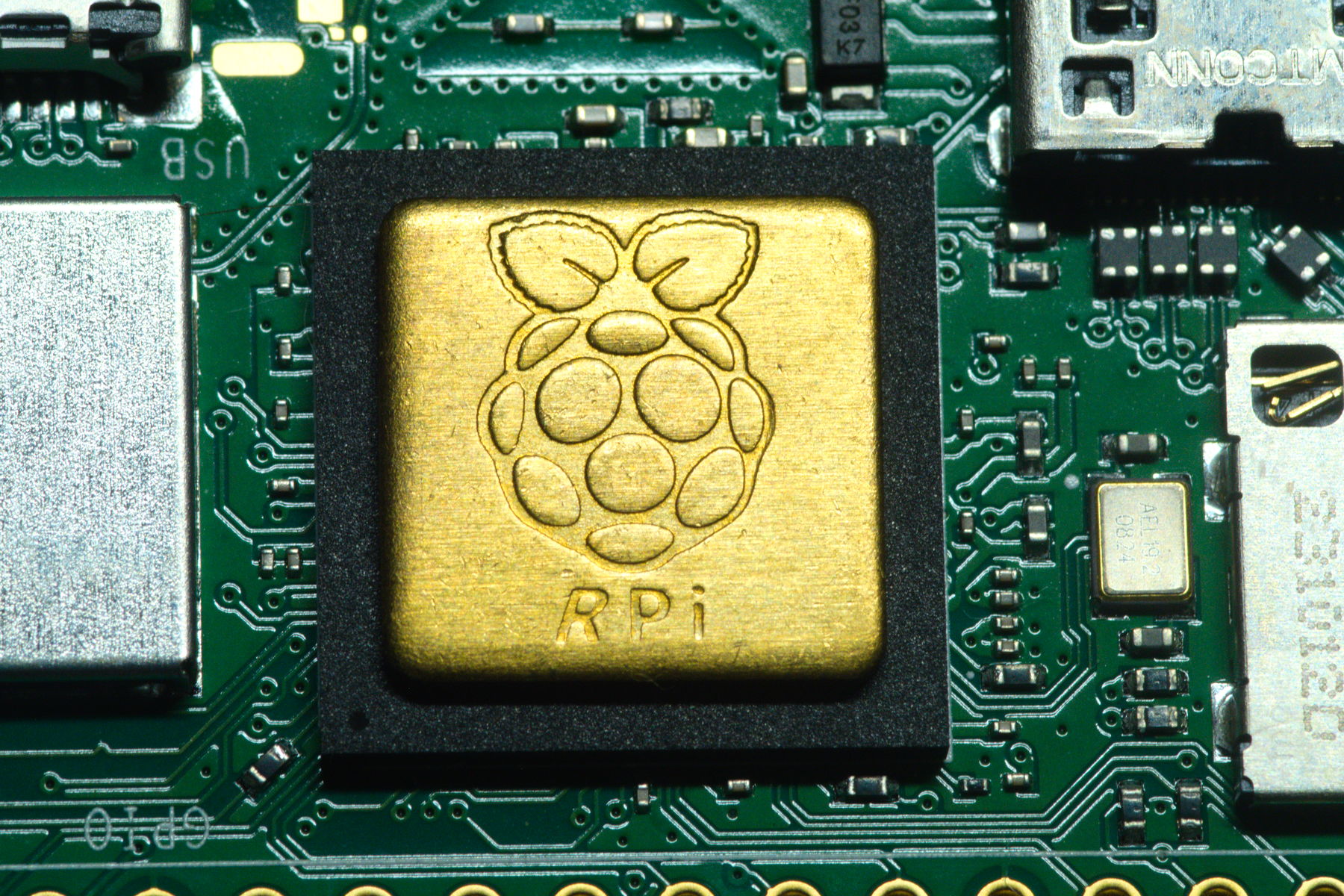 FujiFilm X-T20 + Tamron 90mm f/2.5 SP + Tamron 2x Teleconverter