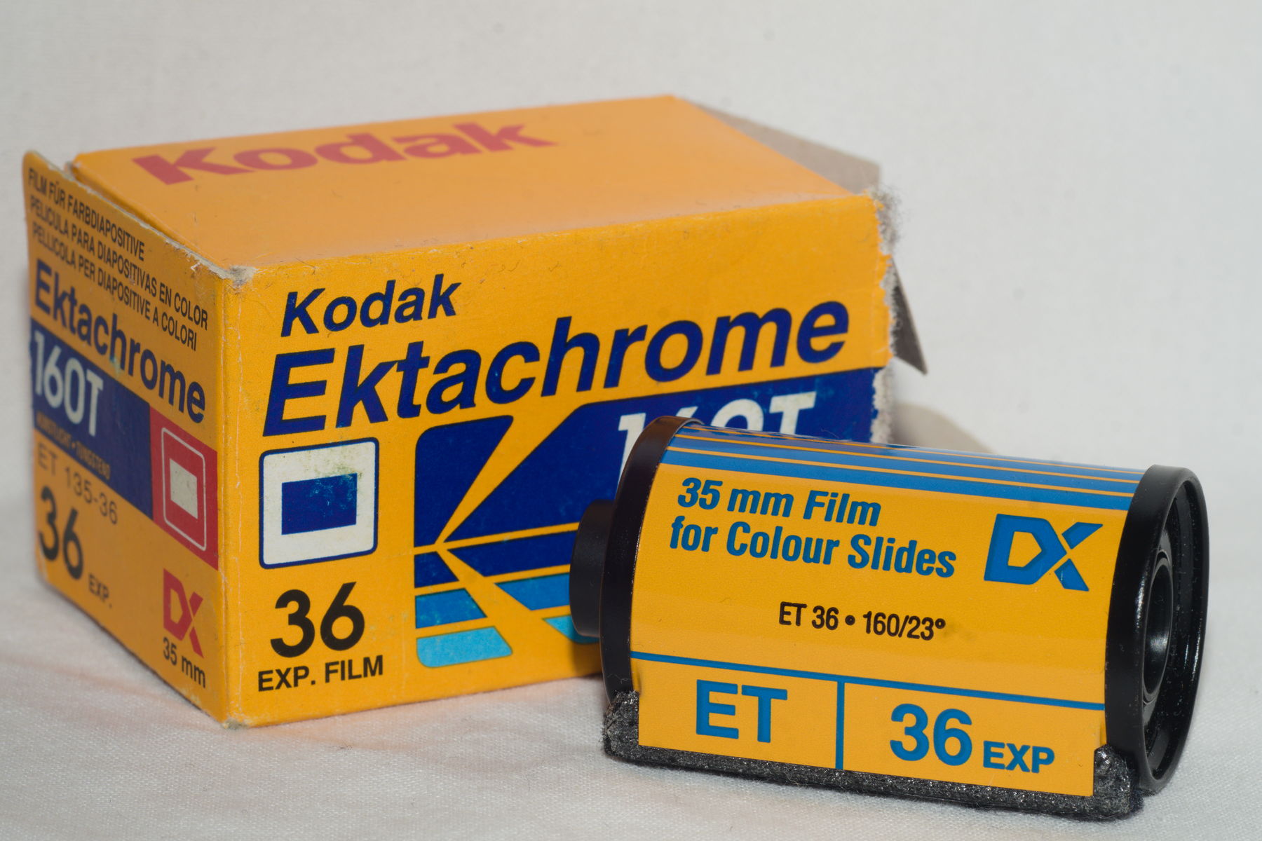 FujiFilm X-T20 + Tamron SP 90mm f/2.5